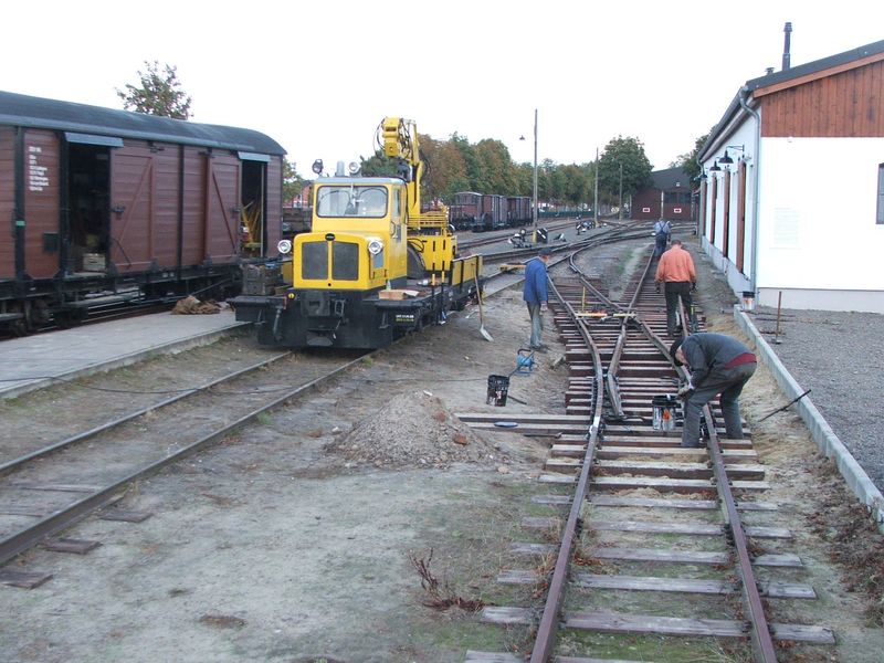 2009-10-01, Museumbahn Weichenbau34.JPG